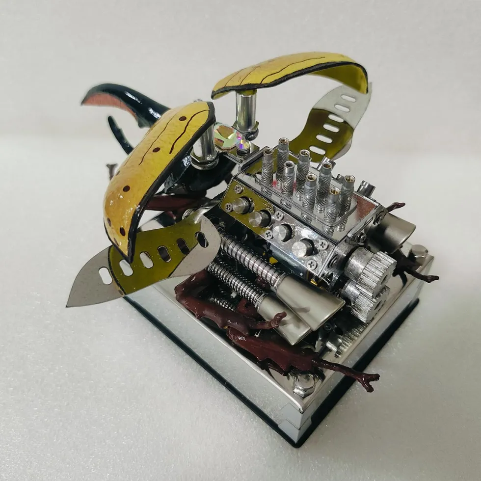 Mechanical Beetle Dynamic Mini V8 Simulation Insect Engine