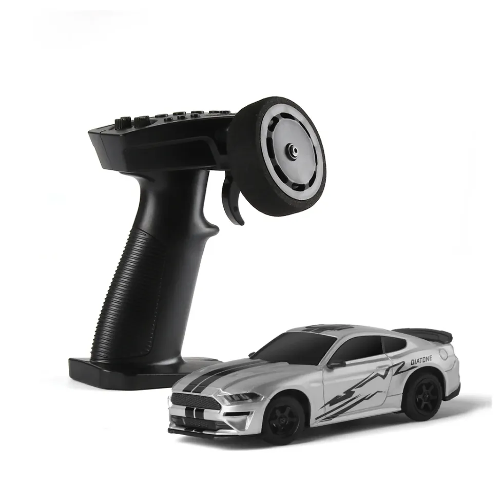 1/43 Scale 4WD RC Drift Car – Full-Proportional Control, Independent Suspension, LED Simulation Lights