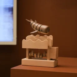 Wooden Whale Dynamic Model - Desktop Stress Relief Display (Non-Music Box)